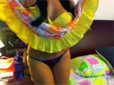 Una lozana latina se despelota en la webcam